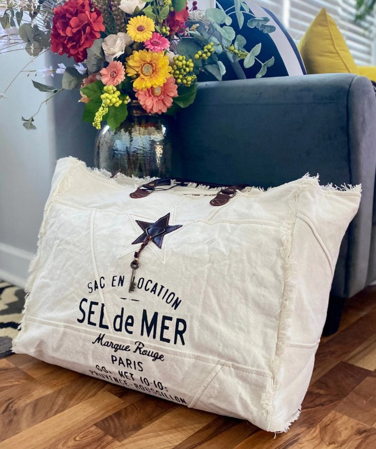 MYRA Smashing White Canvas Weekender