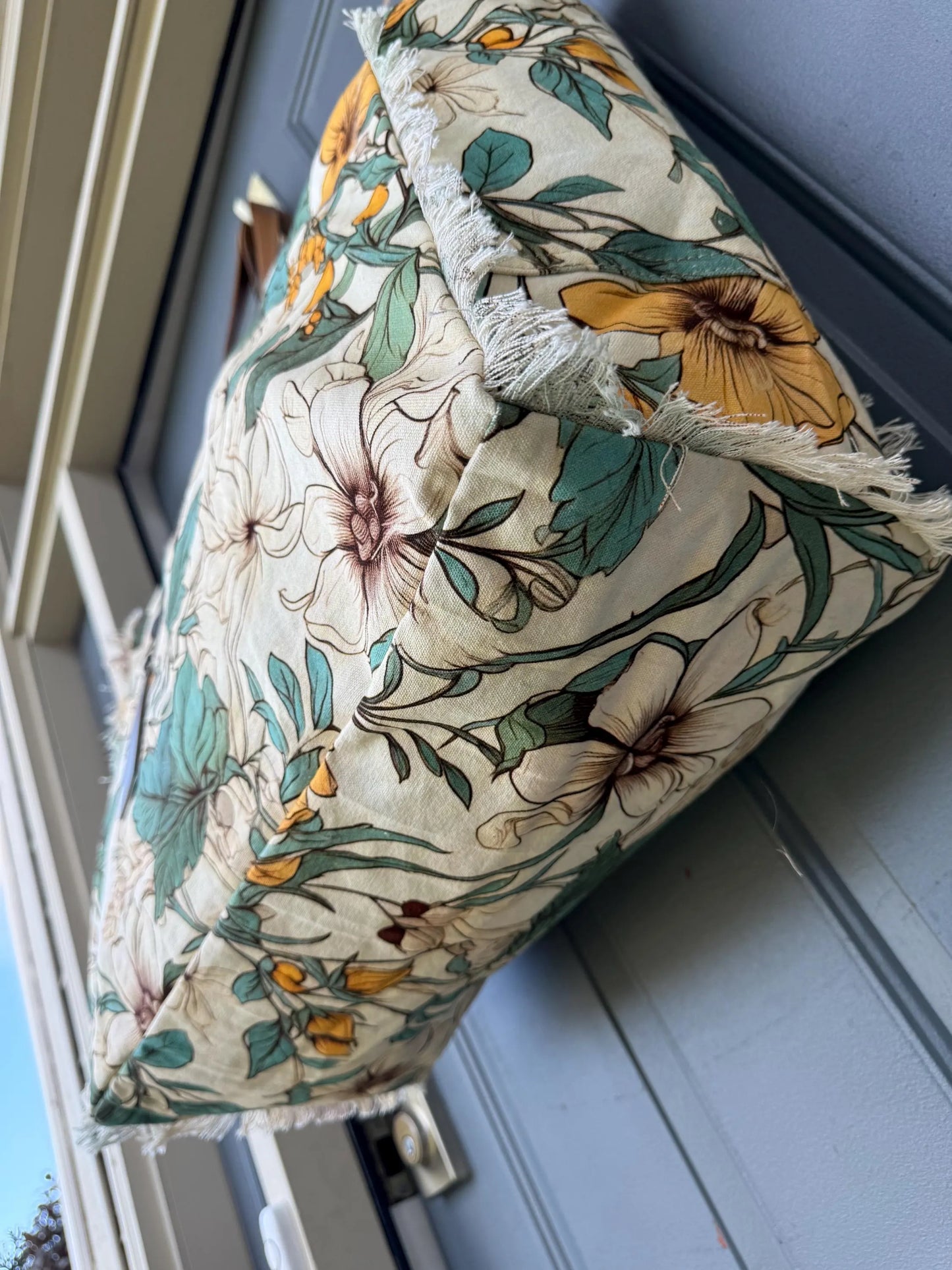 MYRA Lovely Florals Weekender Bag in Light Green