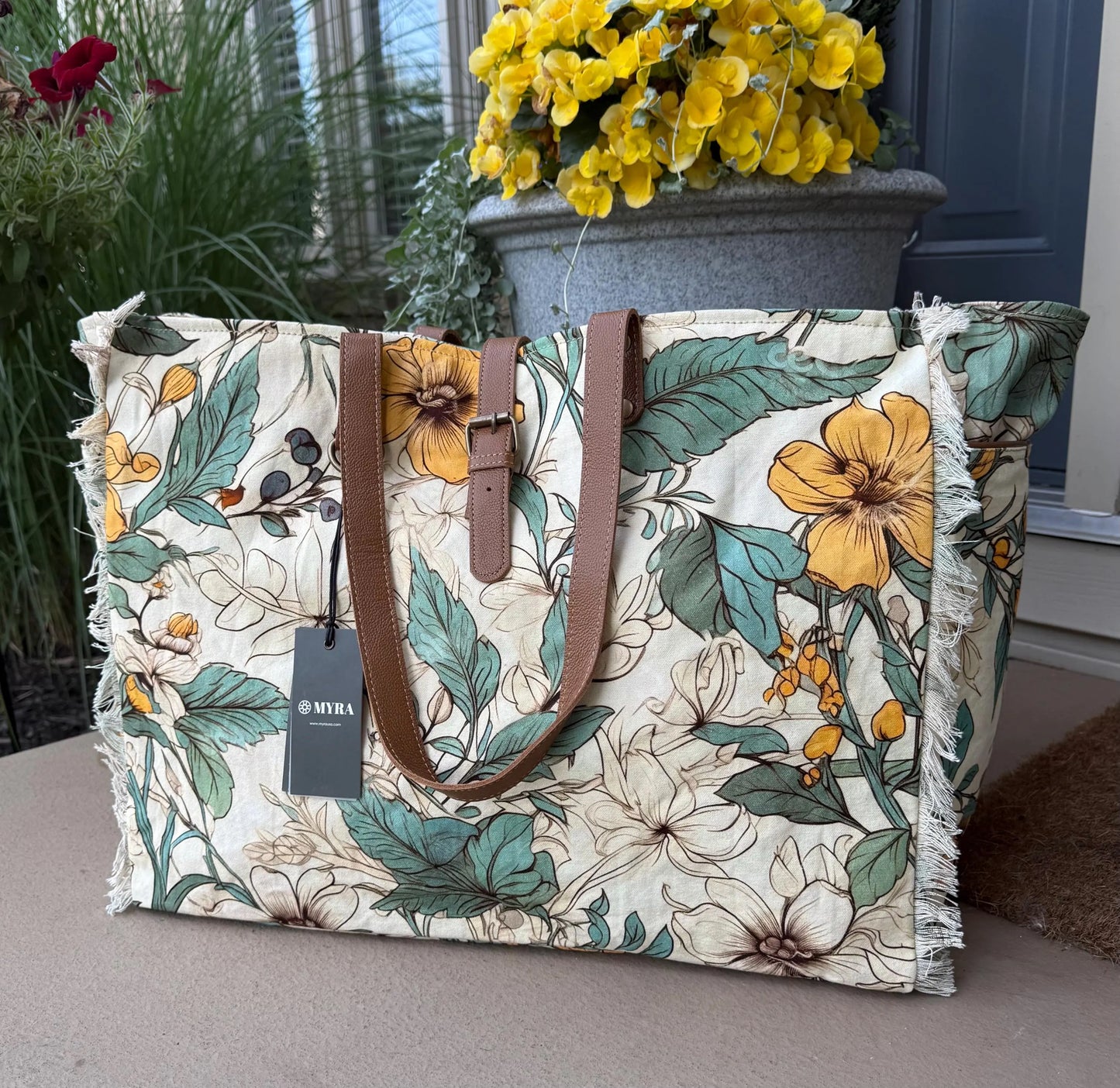 MYRA Lovely Florals Weekender Bag in Light Green